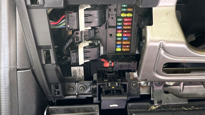 2000 gmc safari body control module location