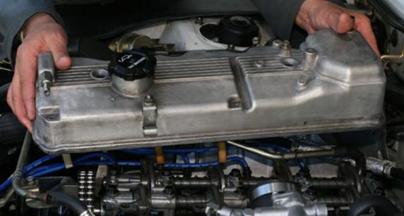 Bad Valve Cover Gasket Symptoms